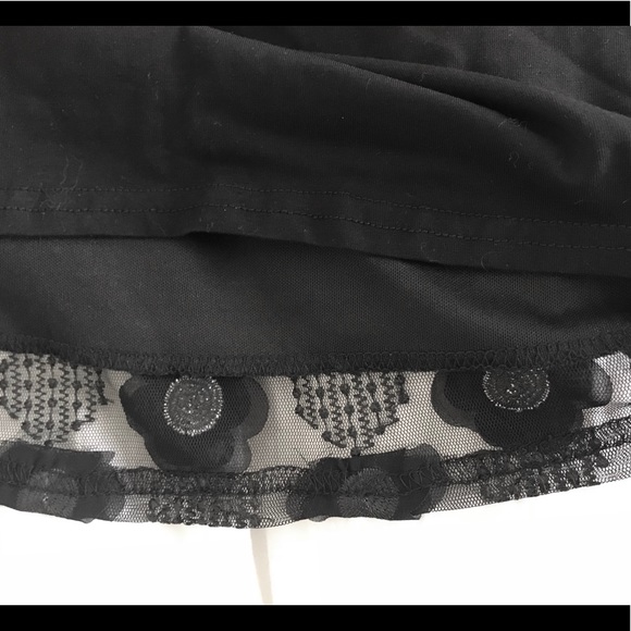 🇮🇹 3D Flowers Tank Top - Picture 4 of 5